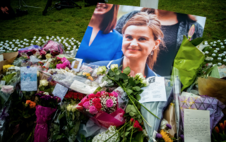 Flowers laid for Jo Cox MP at Parliament Square in London. Garry Knight, 17 June 2016 (CC0 license)