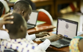 Rwandan teachers explore a pilot version of the Ubumuntu Digital Platform - www.ubumuntu.rw