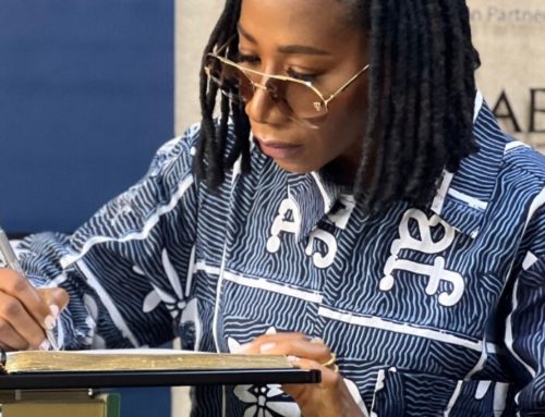 Singer-songwriter Asa visits Kigali Genocide Memorial 