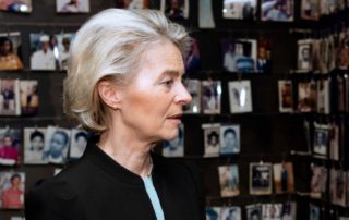 Ursula von der Leyen visits the Kigali Genocide Memorial